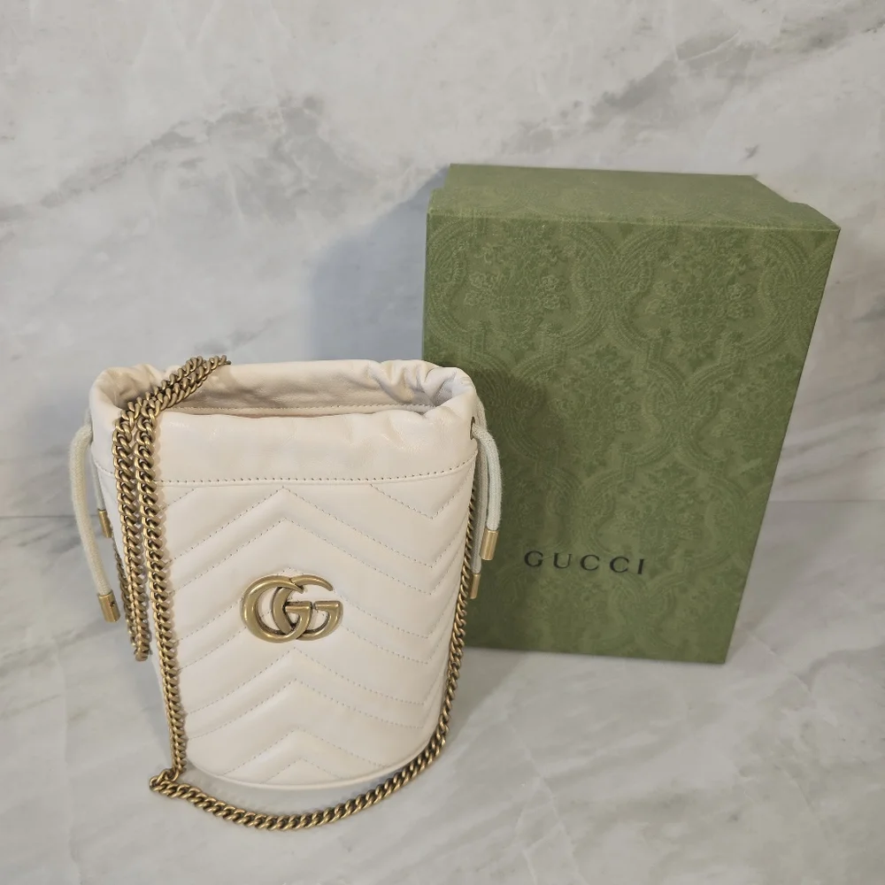Gucci GG Marmont Bucket Bag - Picture 2 of 12